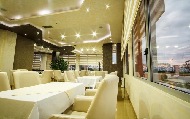 Hotel Oasis Tuzi