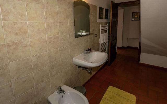 Spacious Farmhouse in Ficulle with Swimming Pool