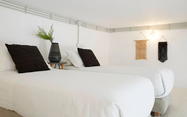 Valsamo Suites