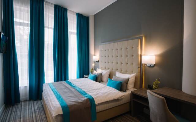 Norm Hill Hotel