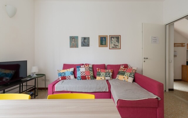 Simplistic Holiday Home in Salò near Lake Beach