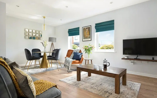 Stylish Serviced Apartment in Reading