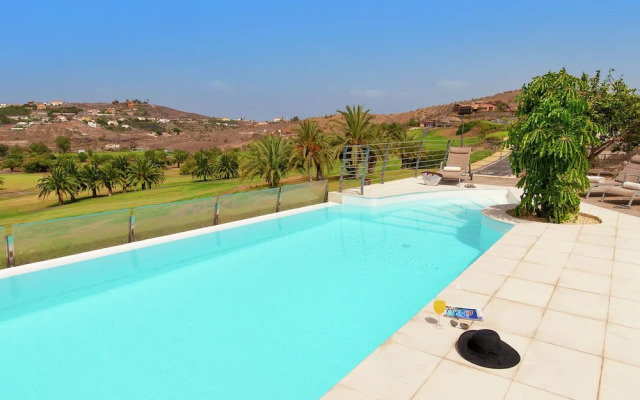 Vibrant Villa in San Bartolomé de Tirajana With Swimming Pool