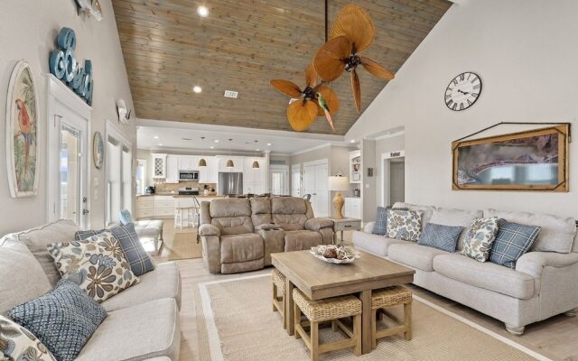 Shore Relaxin' 4 Bedroom Home by RedAwning