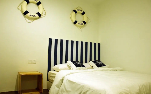 Roof Talk Theme Hostel