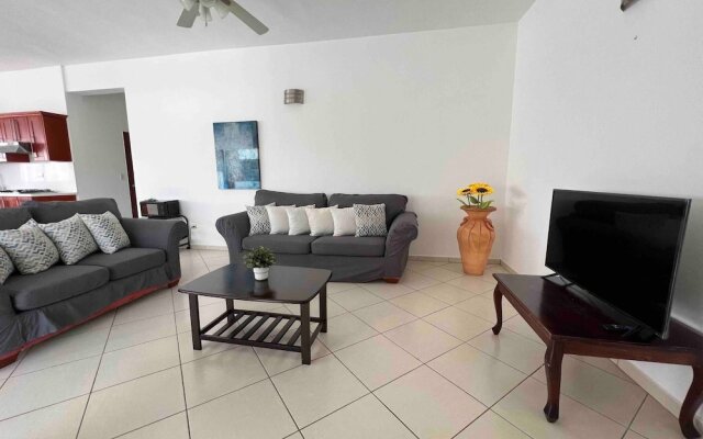 Plaza Achim 2br Apt, Heart Of Nightlife Area!