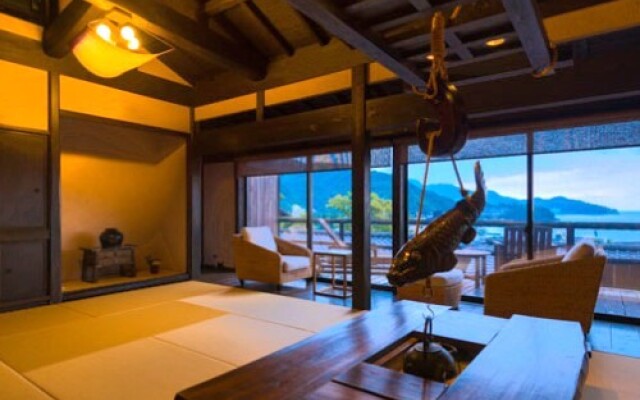 Nishi Izutoi Onsen Musoan Biwa