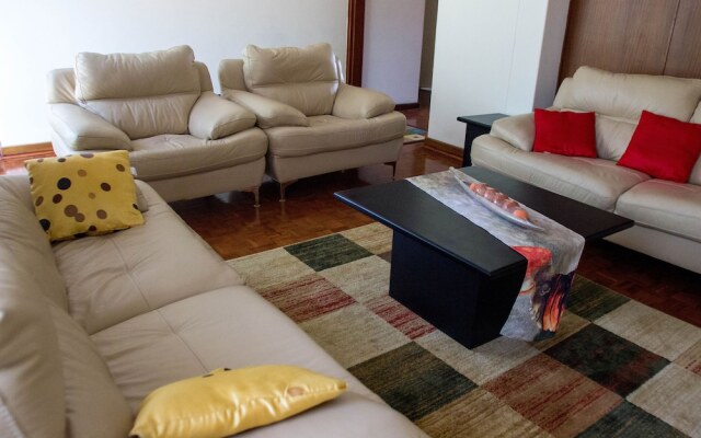Lolos Elegant Three Bedroom Apartment