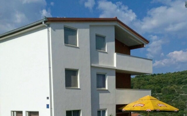 Modern Apartment in Okrug Gornji With Swimming Pool