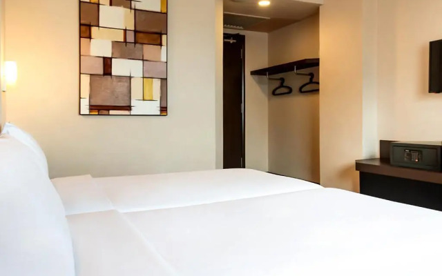 Summer View Hotel