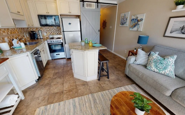 Seascape 2107 1 Bedroom Condo by RedAwning