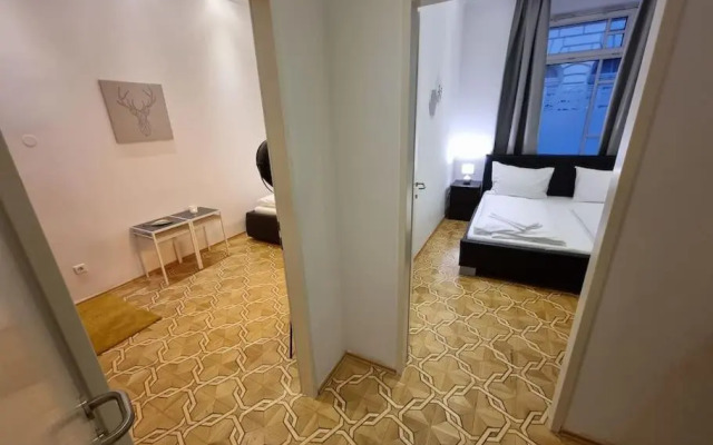 Sissi Royal Suite - Inner City 4 bedroom apartment