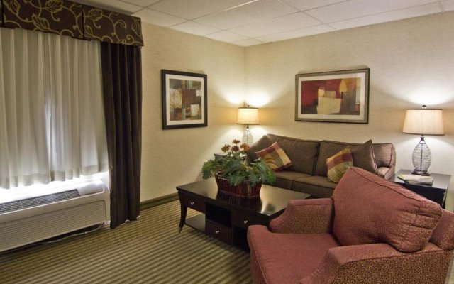 Christopher Inn and Suites