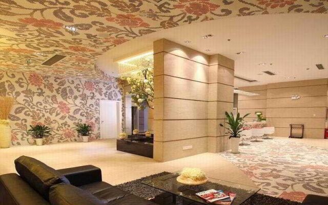 Elan Inn Huanglong
