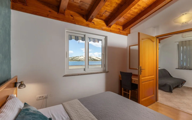 Beachfront Santa Maria 1 Apartment 4