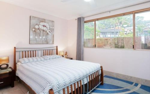 3 'Frangipani', 30 Leonard Avenue - Great Townhouse With Air Con – Guest Rooms – Shoal Bay