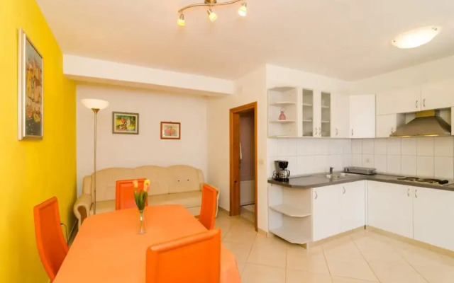 Apartments Plavac Mali