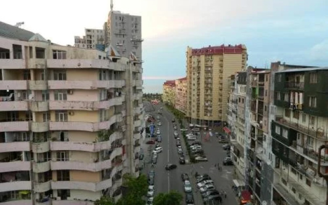 Batumi Golden Fish Bakuri