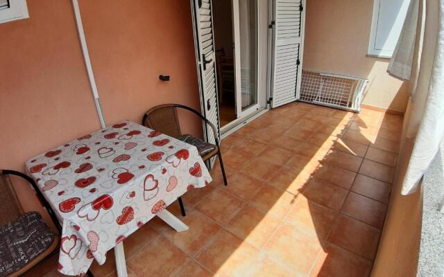 Apartments and Rooms Dobrila