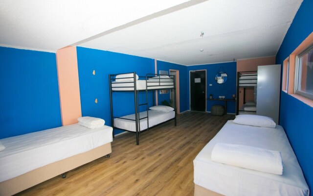 Rainbow Bay Backpackers