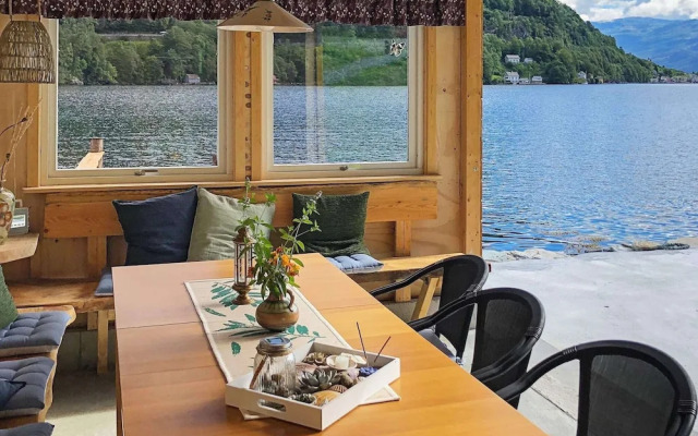 6 Person Holiday Home in Oystese