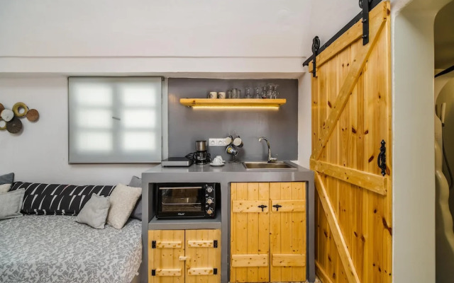 Asera Suites Near Kamari Beach