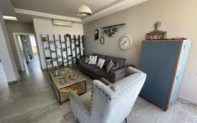 Charming 2-bed Apartment in Dbayeh Near Le Mall