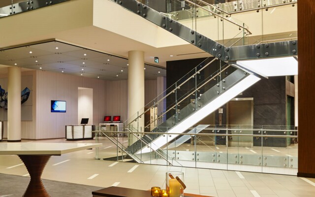 Calgary Airport Marriott In-Terminal Hotel