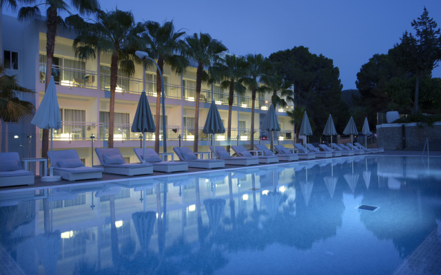 Grupotel Ibiza Beach Resort - Adults Only