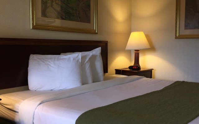 Sawgrass Inn & Conference Center