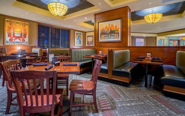 Crowne Plaza Dulles Airport by IHG