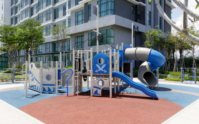 AISI3 Studio Seaview at Tanjung Lumpur