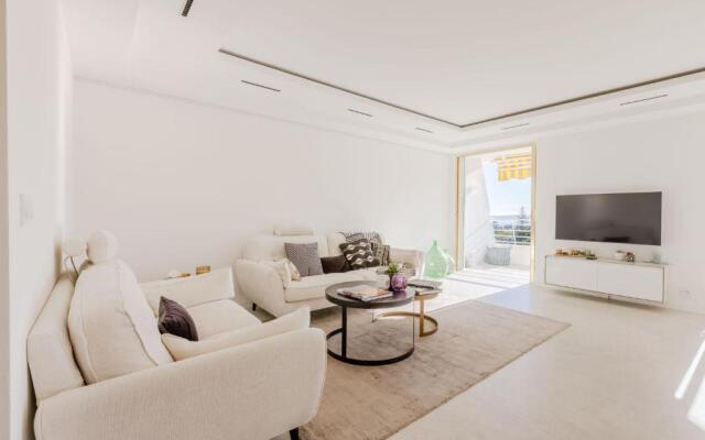 SERRENDY Splendid 3-bedroom apartment within an upscale