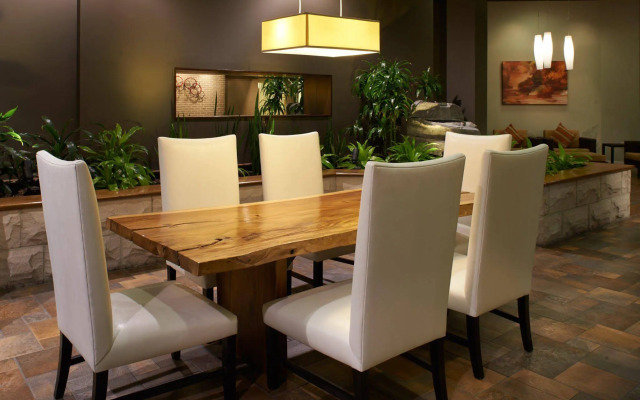 Courtyard by Marriott Milwaukee Downtown