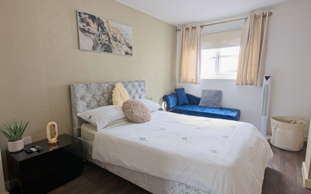 2 Bed Apt - Free Parking - Close to City Centre