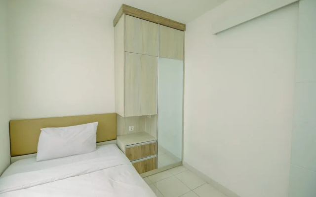 Homey And Comfy 2Br Sentul Tower Apartment