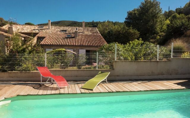 Stylish Villa in Fraissé-des-corbières With Swimming Pool