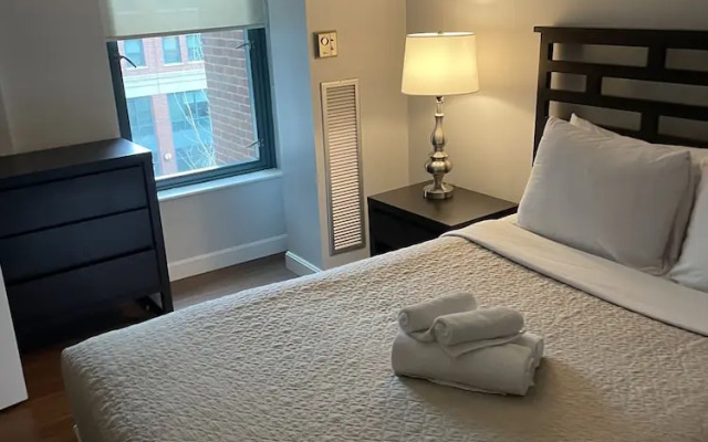 Close to Tufts Medical Center Boston