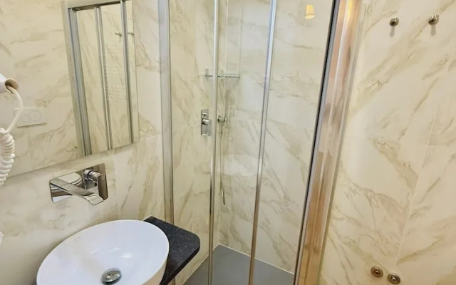 La Boutique by Rjgal