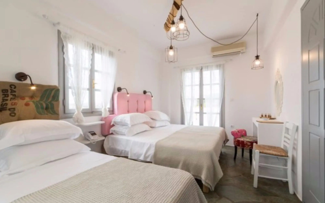Evi Rooms