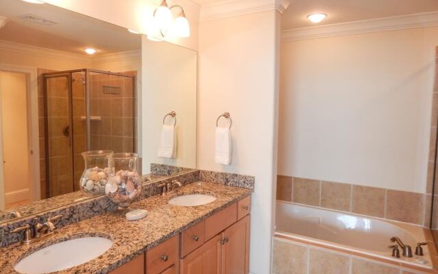 714 Holiday Isle 714 - Shangri La 3 Bedroom Condo