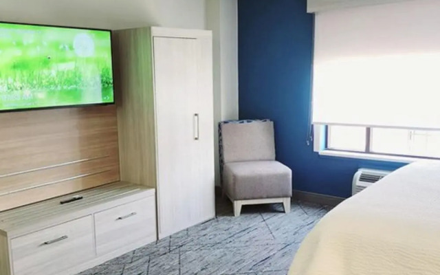 Holiday Inn Express & Suites Lexington by IHG