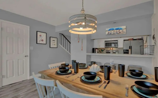 Fisherman Friend! - Coastal Condo - Views Await!