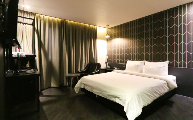 To Heaven Hotel Nampo