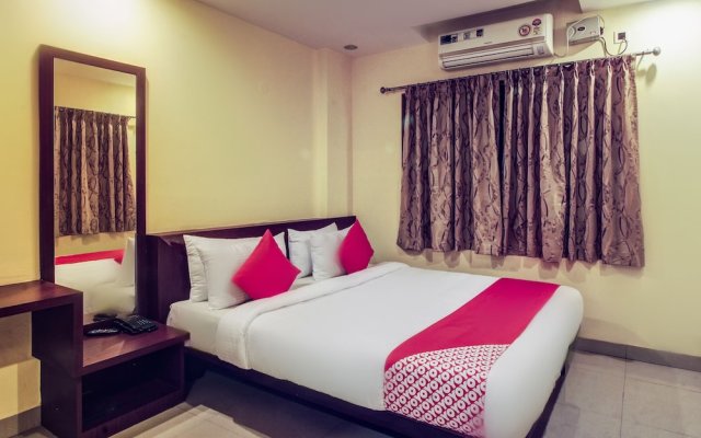 OYO 28047 Hotel Galaxy Residency