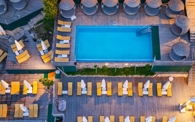 Green Beach Hotel