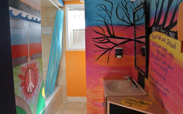 Kelowna International Hostel