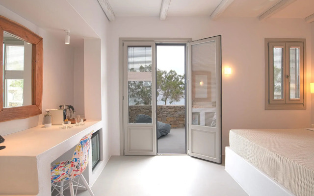 Paros Comfy Suites