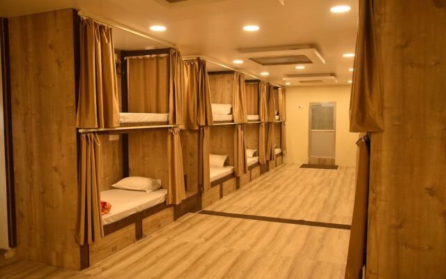 Hotel Relax Inn - Hostel
