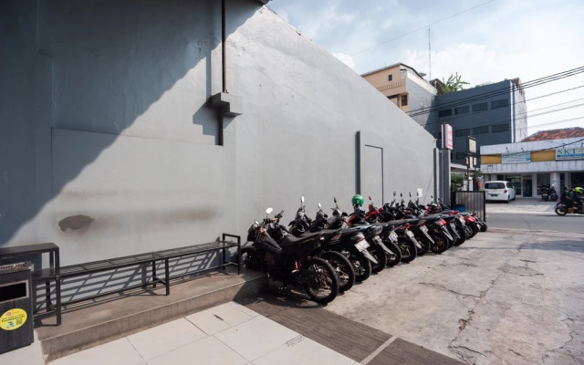Formerly Reddoorz Near Binus Anggrek 2